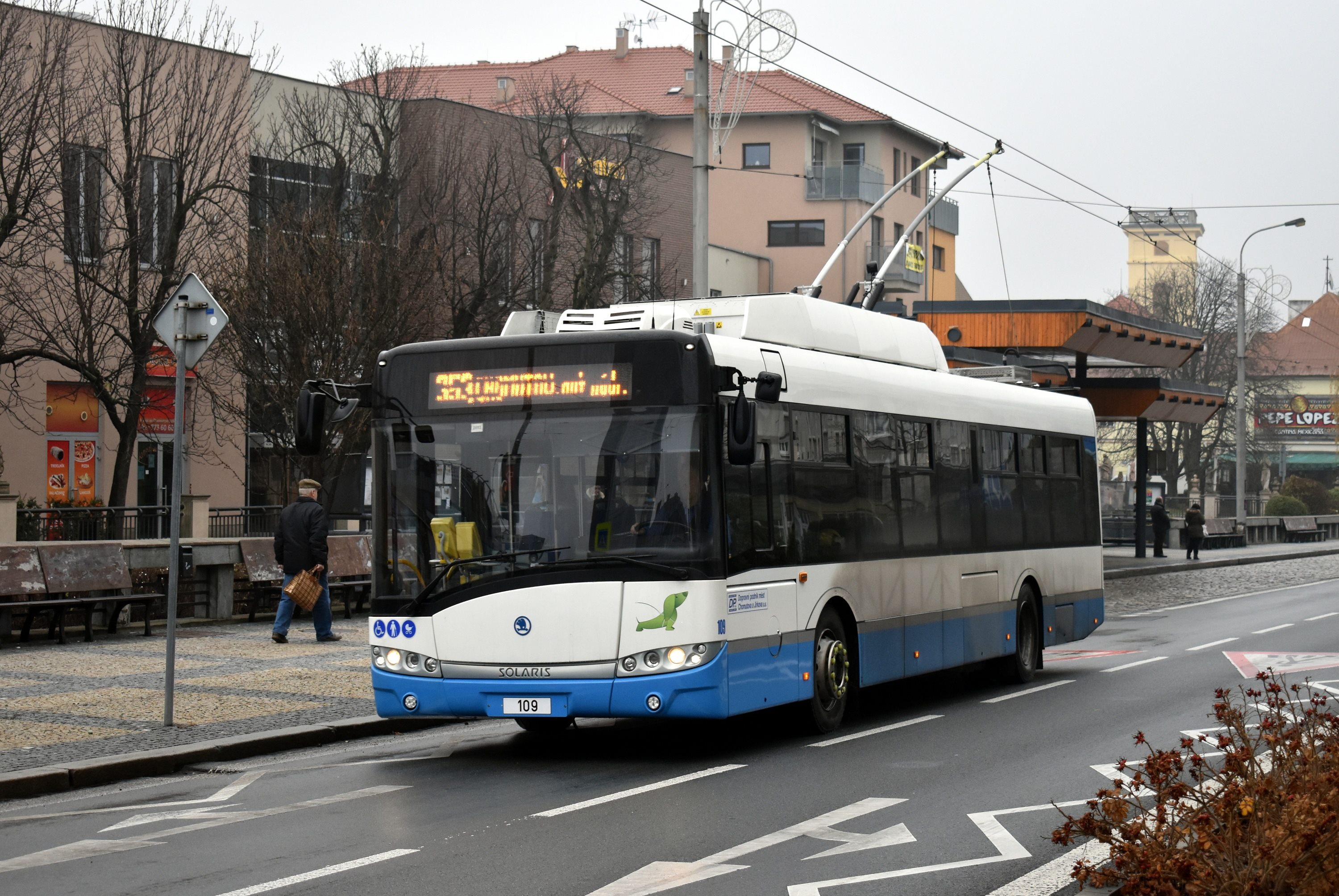 353 Chomutov-Autobusové nádraží Palackého