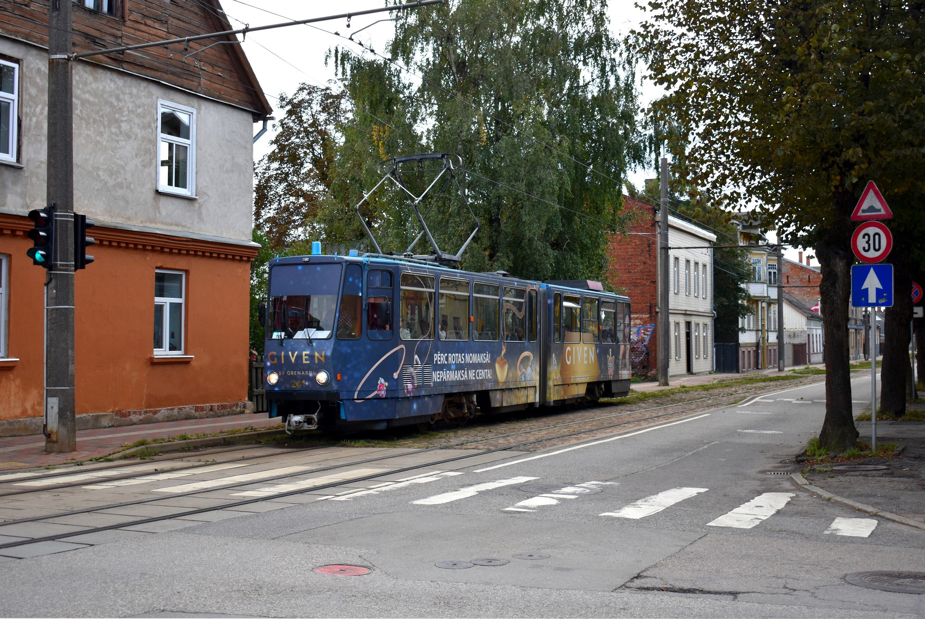 T Br&#299;v&#299;bas iela J&#363;rmalas iela