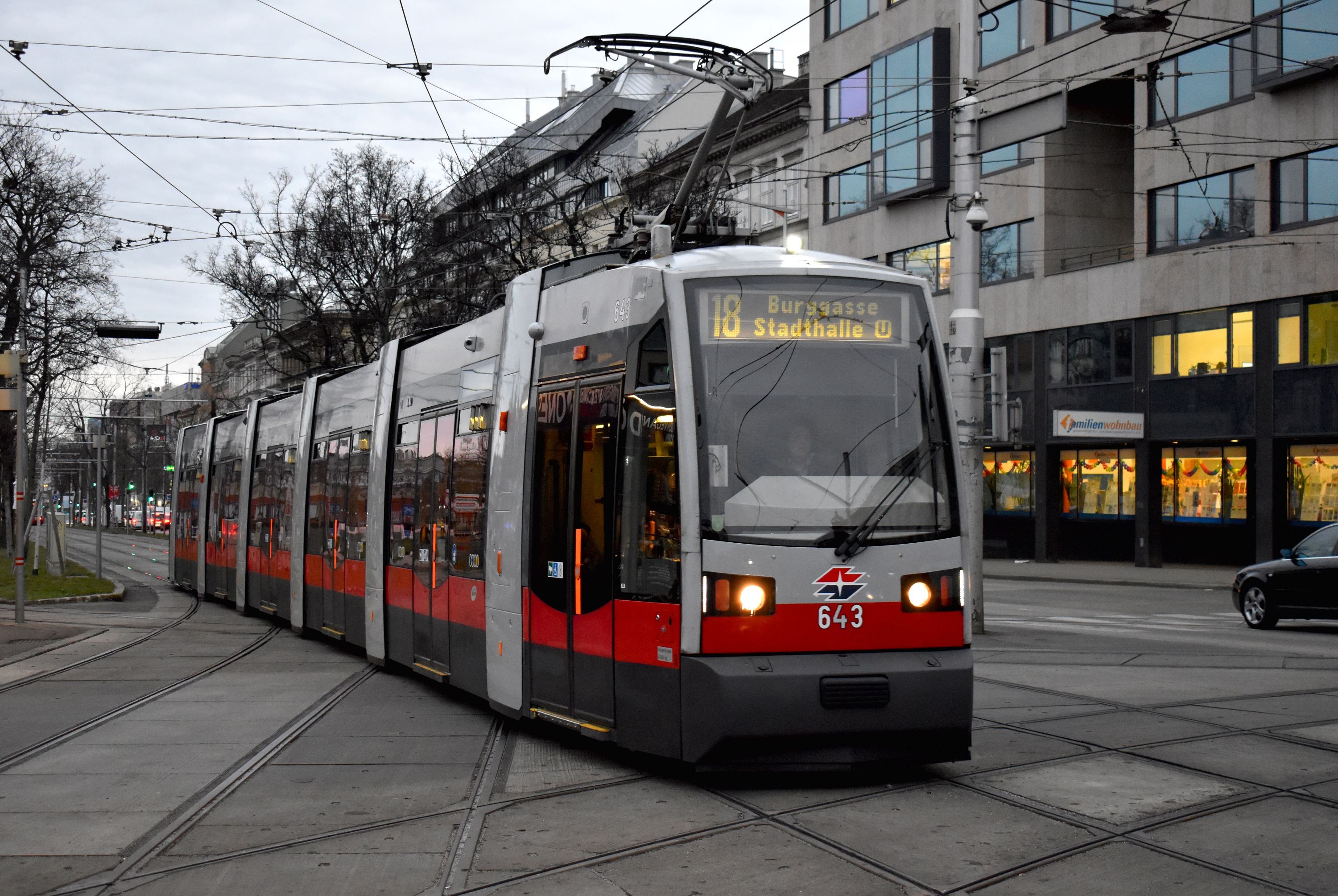 18 Burggasse/Stadthalle Urban-Loritz-Platz