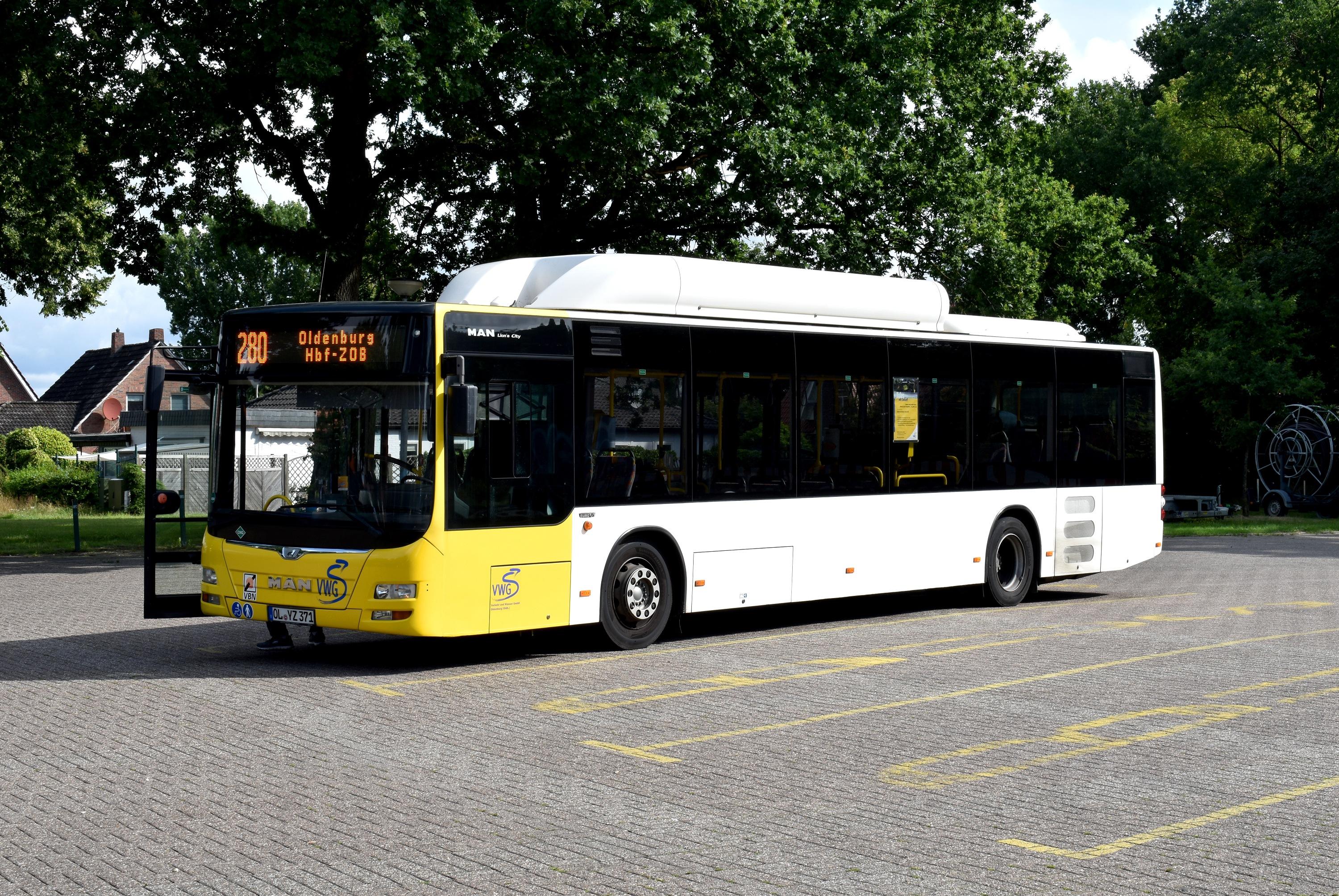 280 Oldenburg Hbf/ZOB Wardenburg Markt