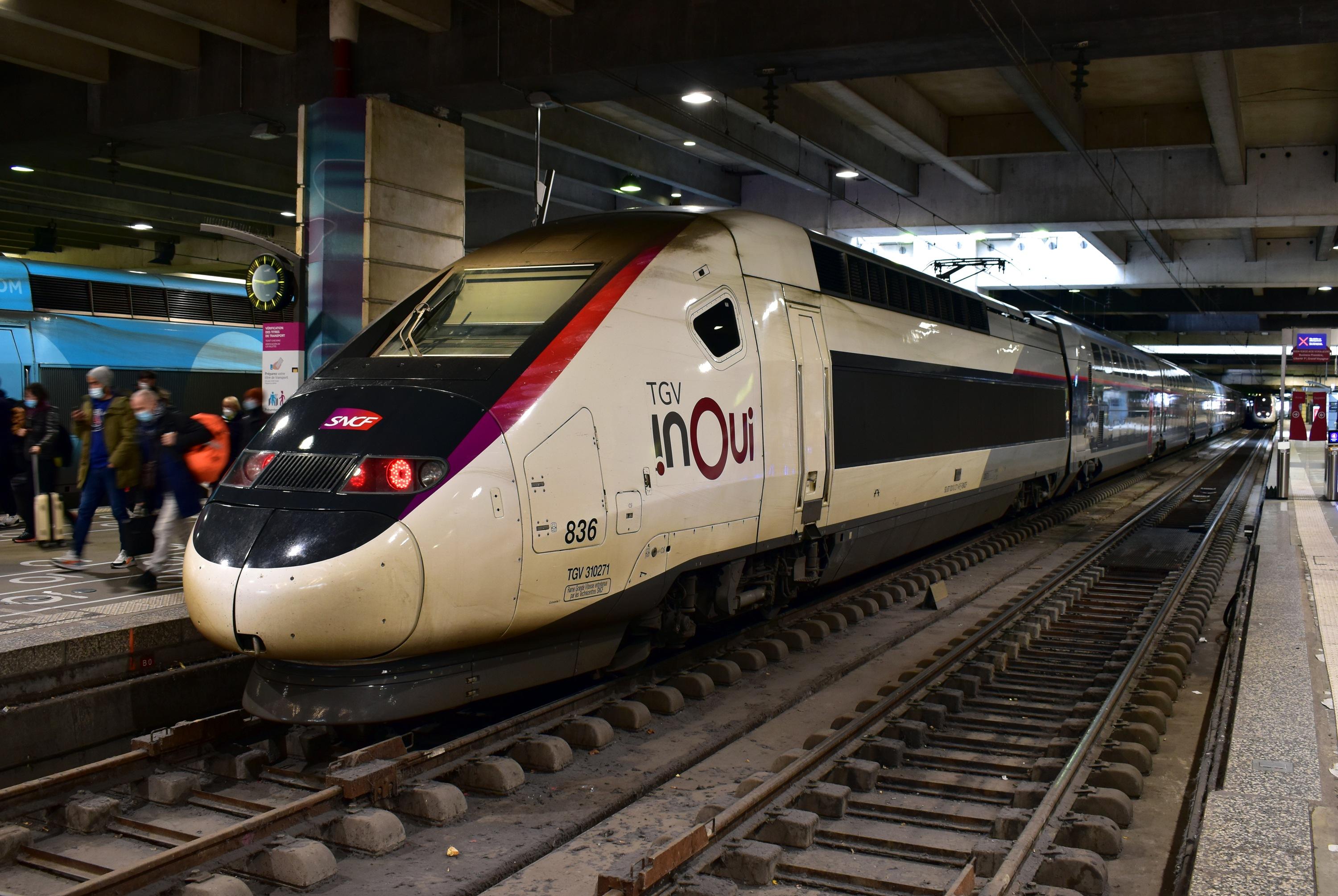 TGV  Paris-Montparnasse