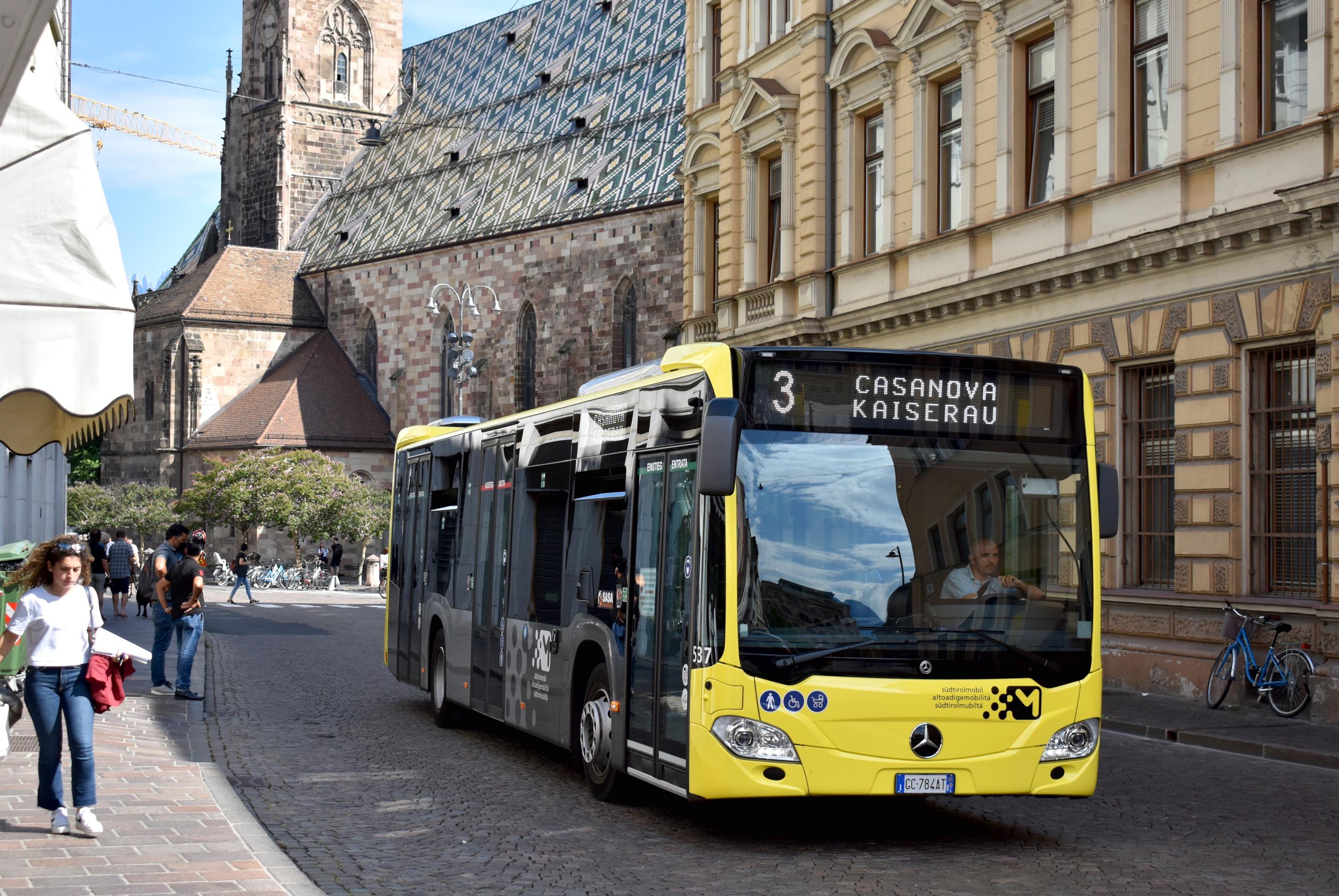 3 Kaiserau Bahnhof/Stazione Casanova Waltherplatz/Piazza Walther