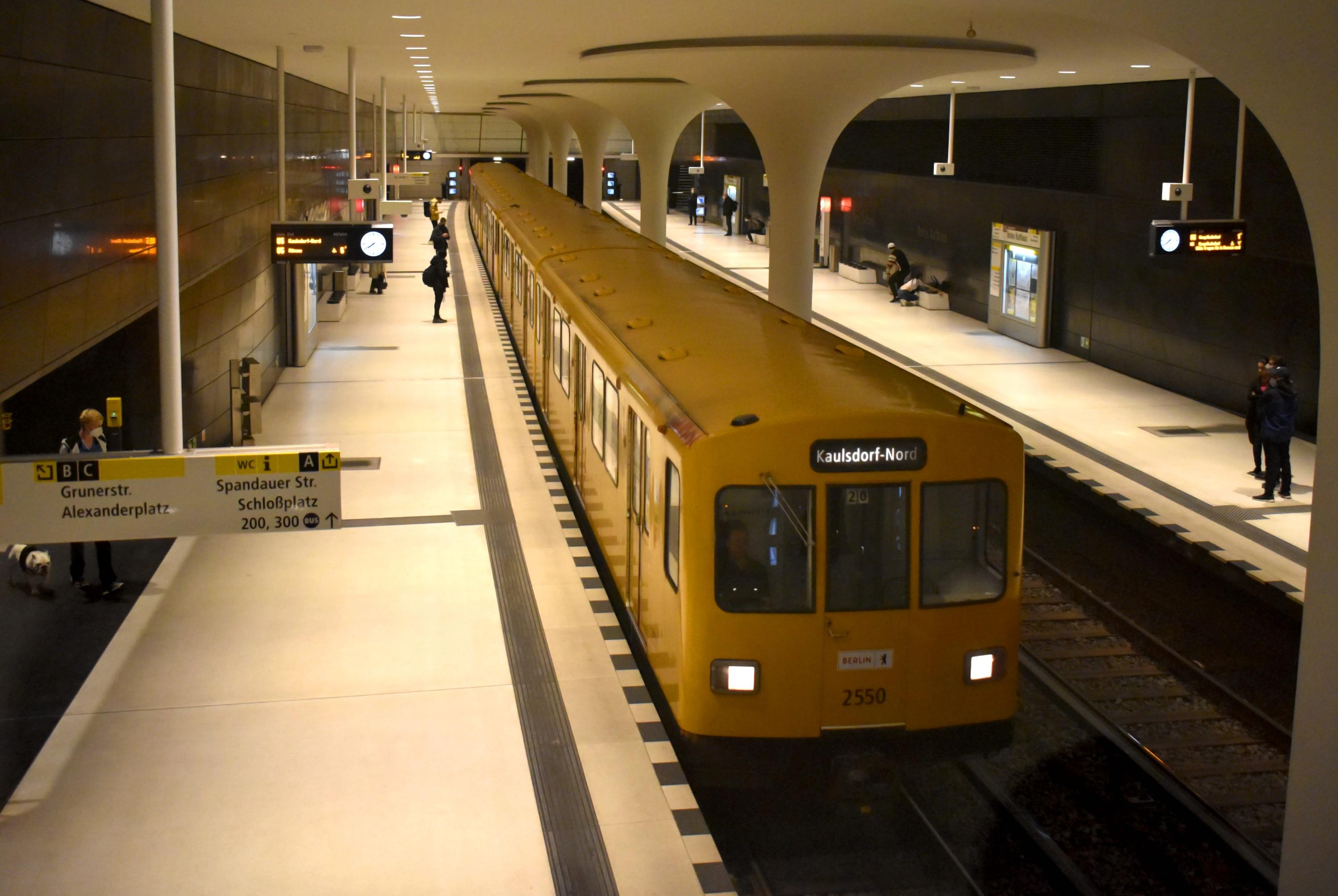 U5 B-Kaulsdorf Nord B-Rotes Rathaus