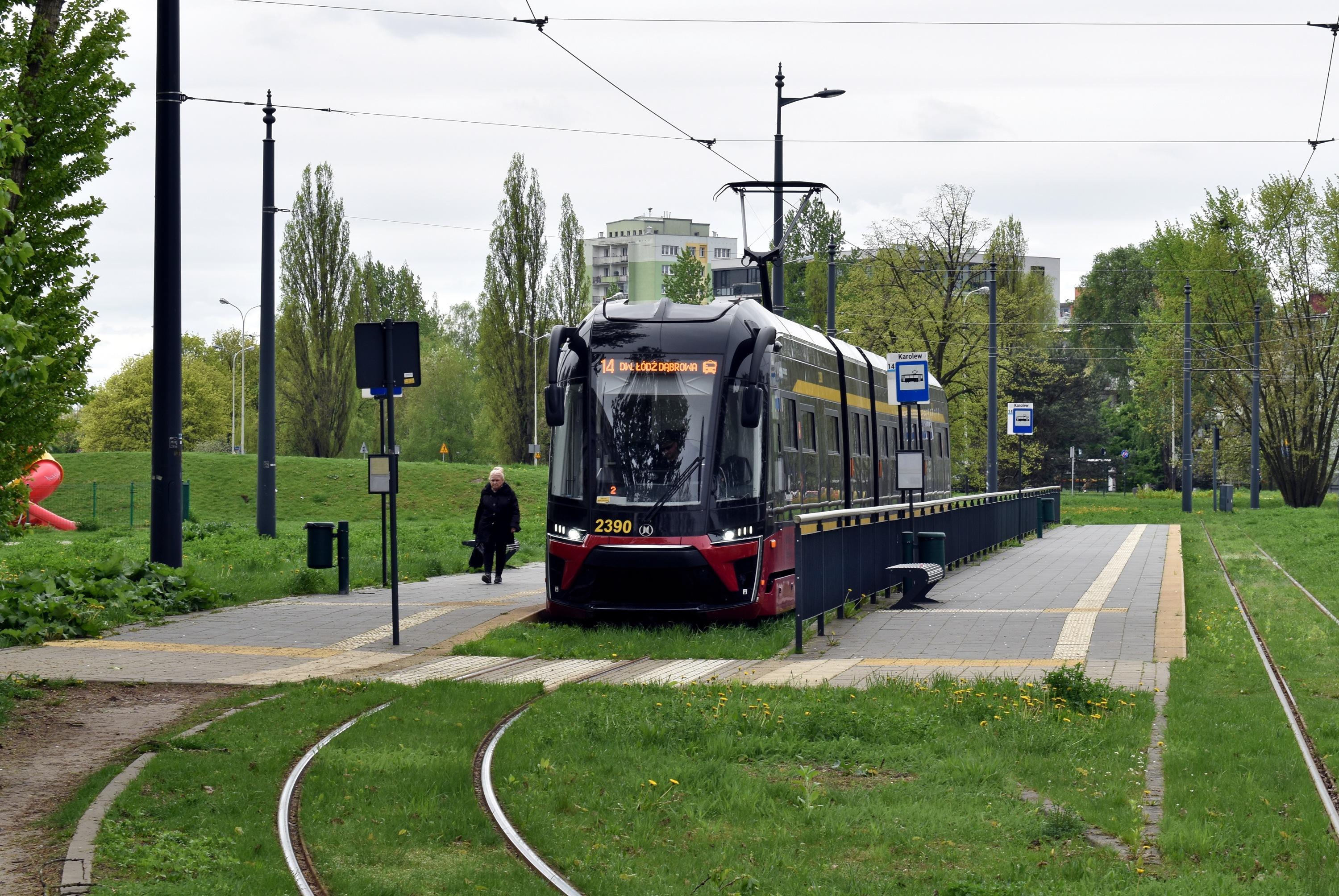 14 Dworzec D&#261;browa Karolew