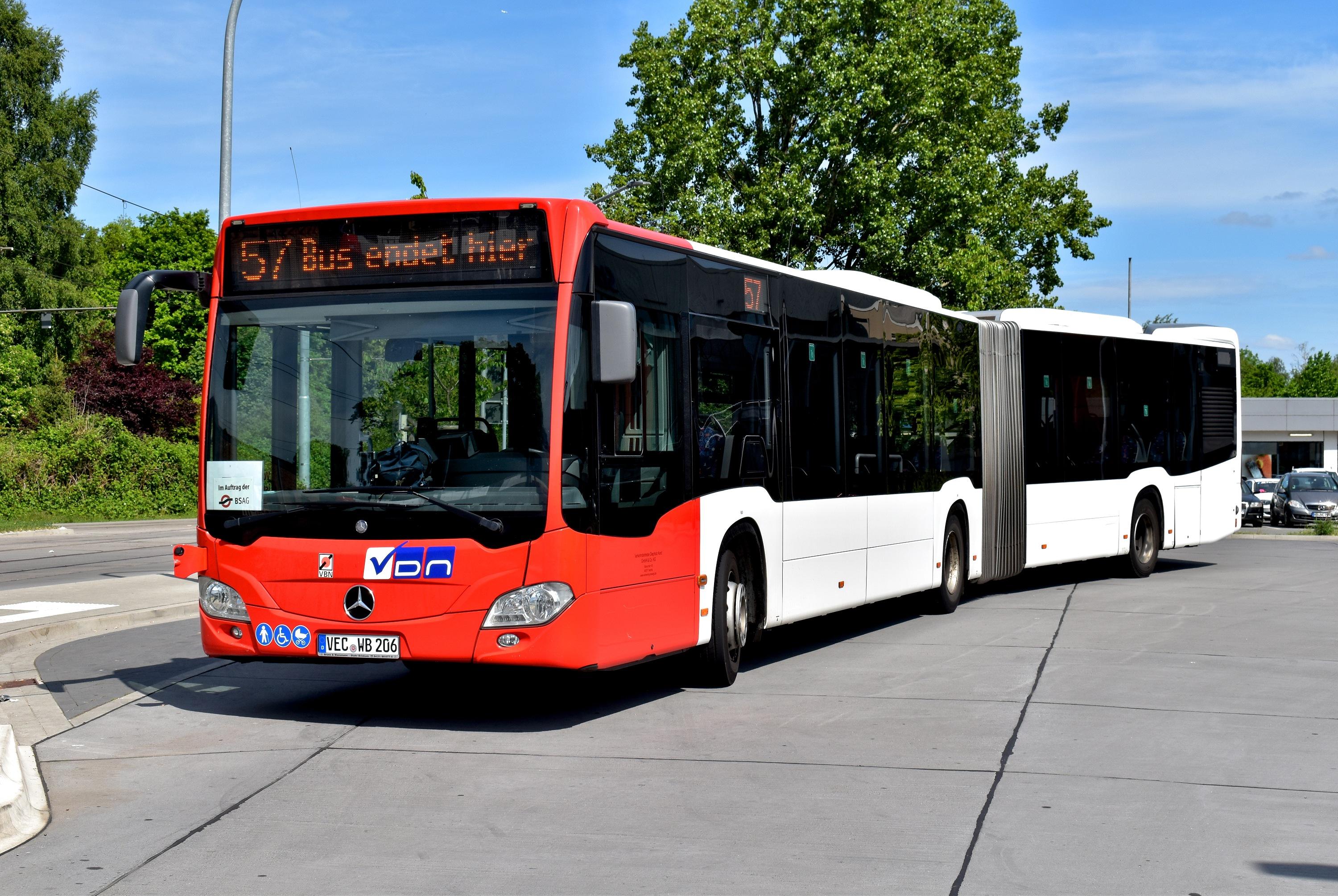57  HB-Huchting Roland Center