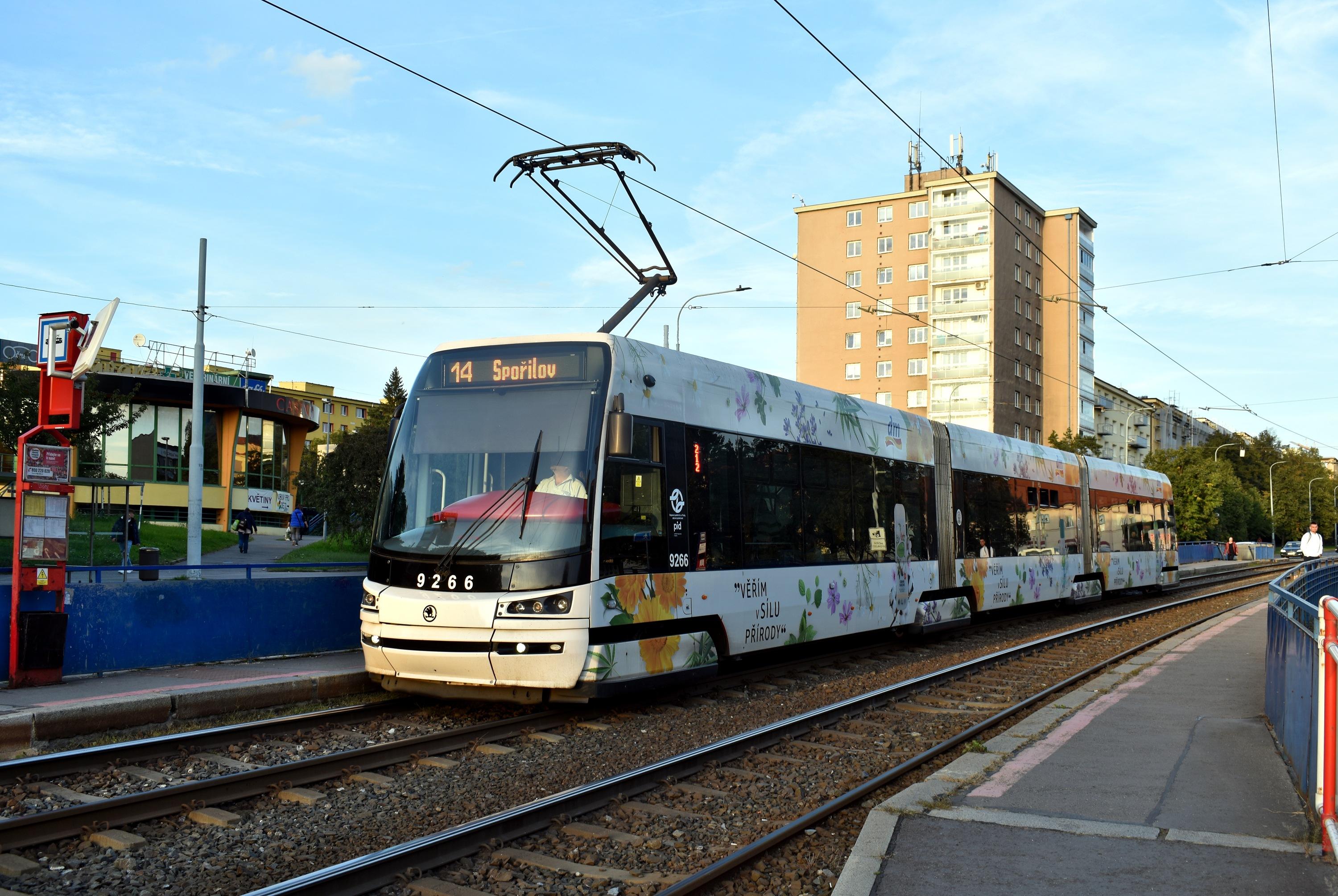 14 Spo&#345;ilov Hloub&#283;tín