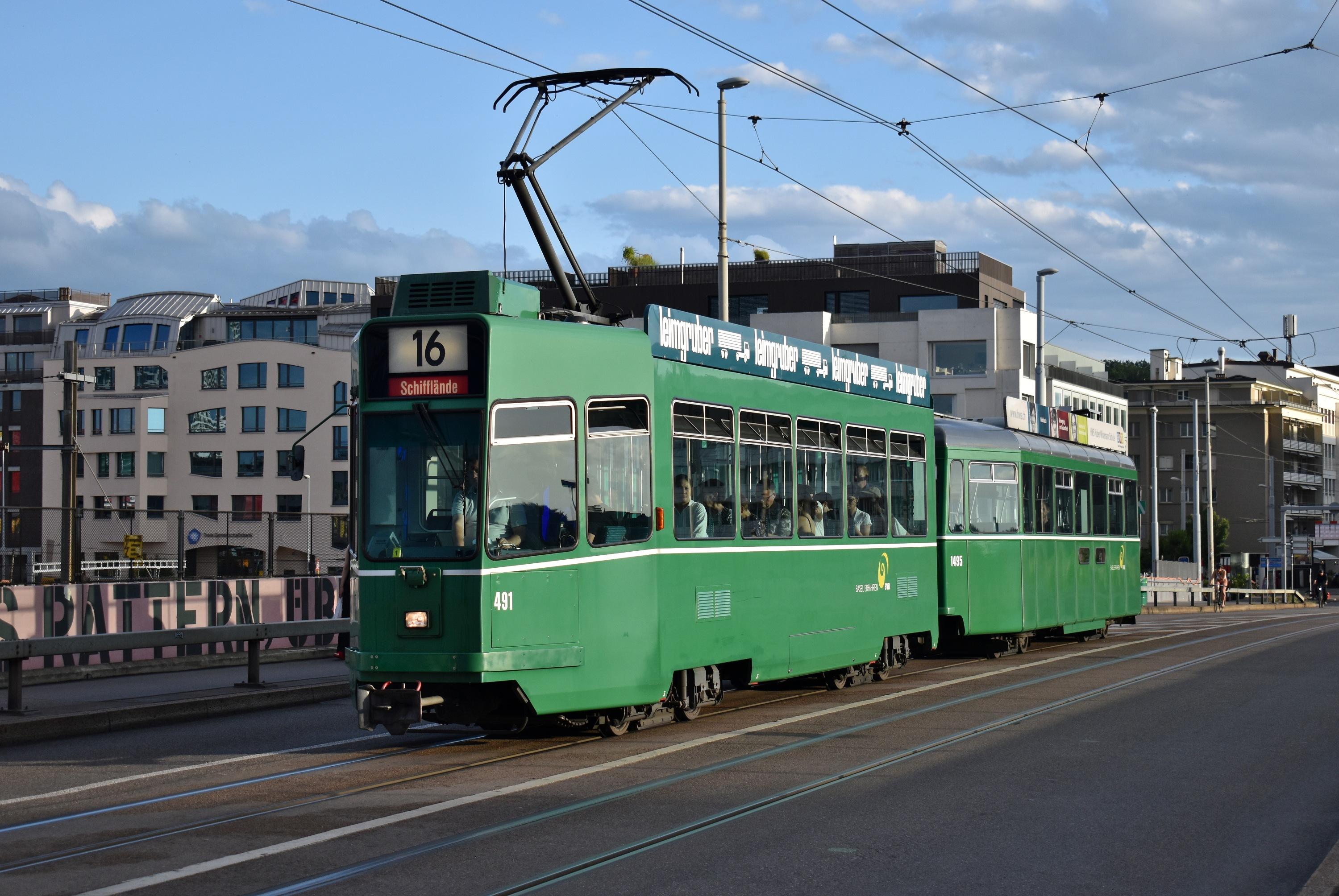 16 Schifflände Markthalle