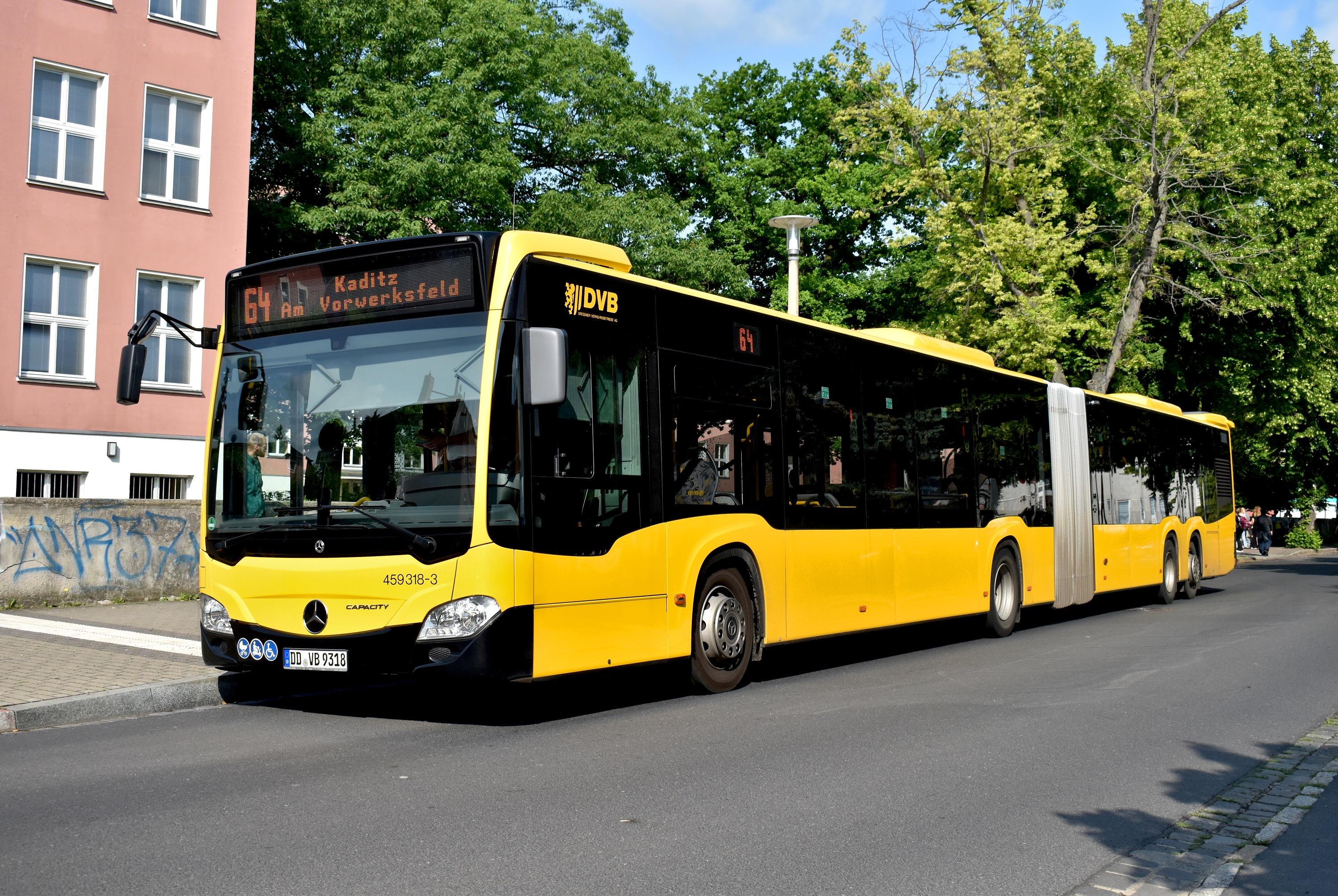 64 DD-Am Vorwerksfeld DD-Reick Hülße-Gymnasium