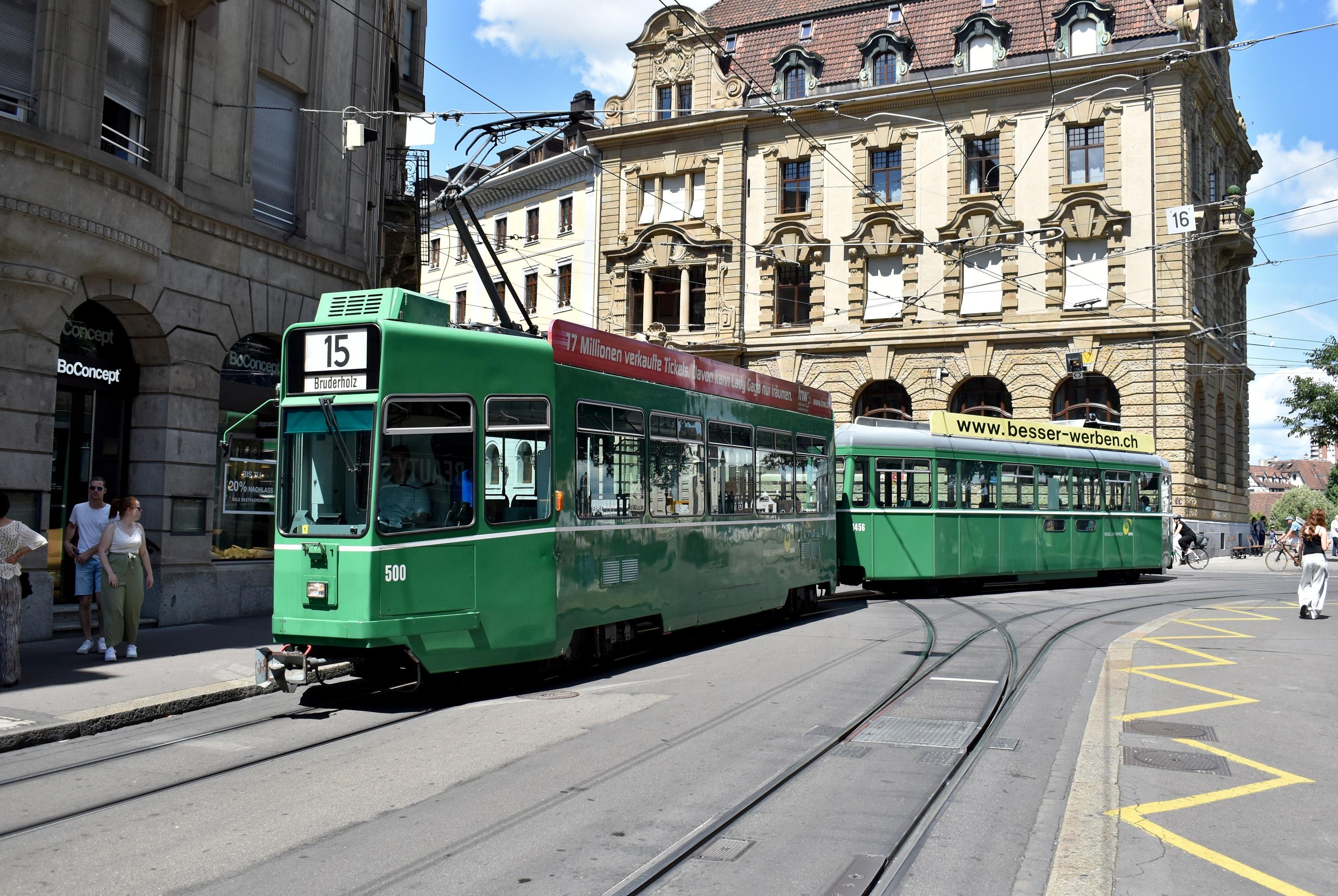 15 Bruderholz Schifflände