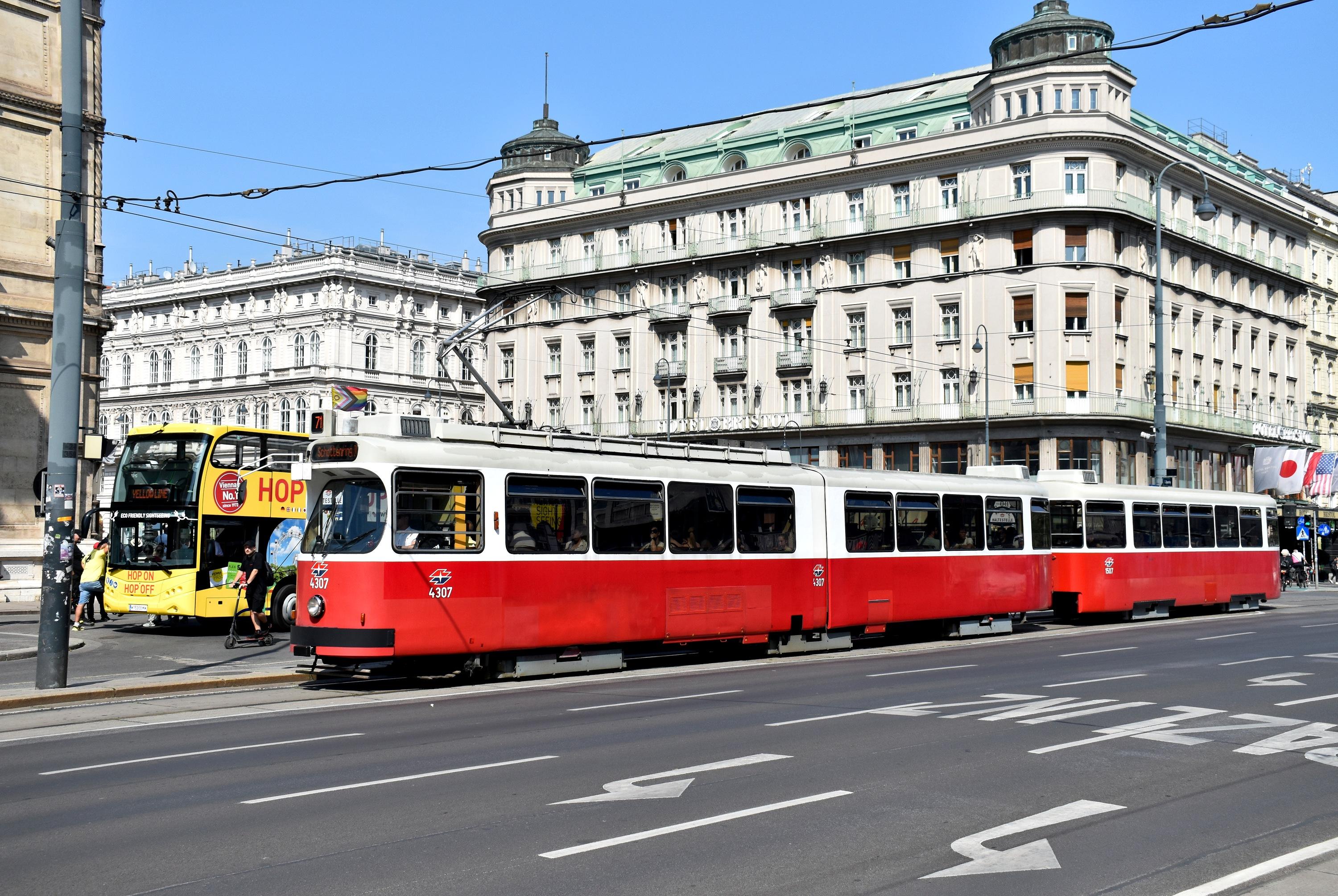 71 Schottenring (Uwien) Oper/Karlsplatz (Uwien)