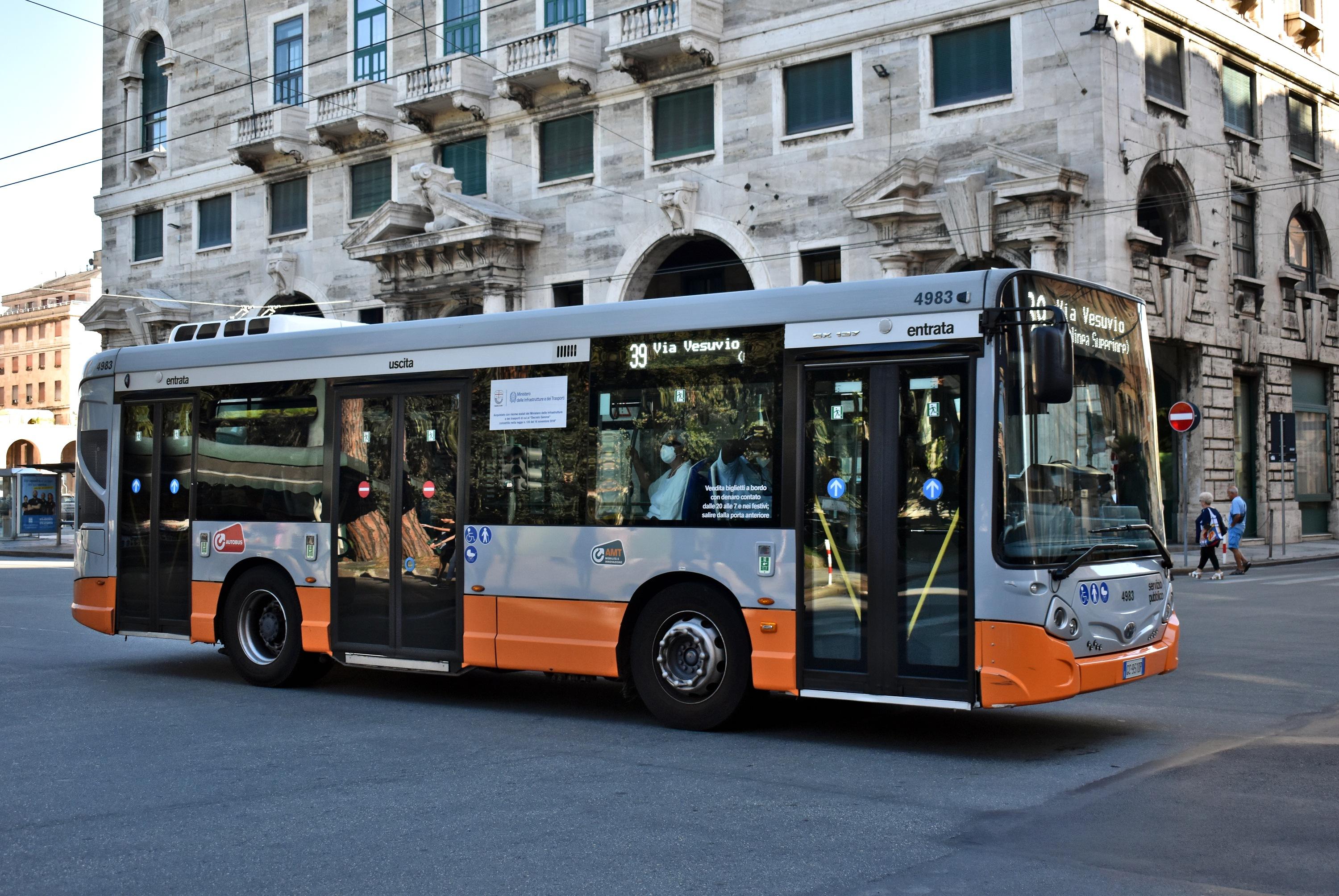 39 Vesuvio / Capolinea Superiore Cadorna / Piazza Della Vittoria