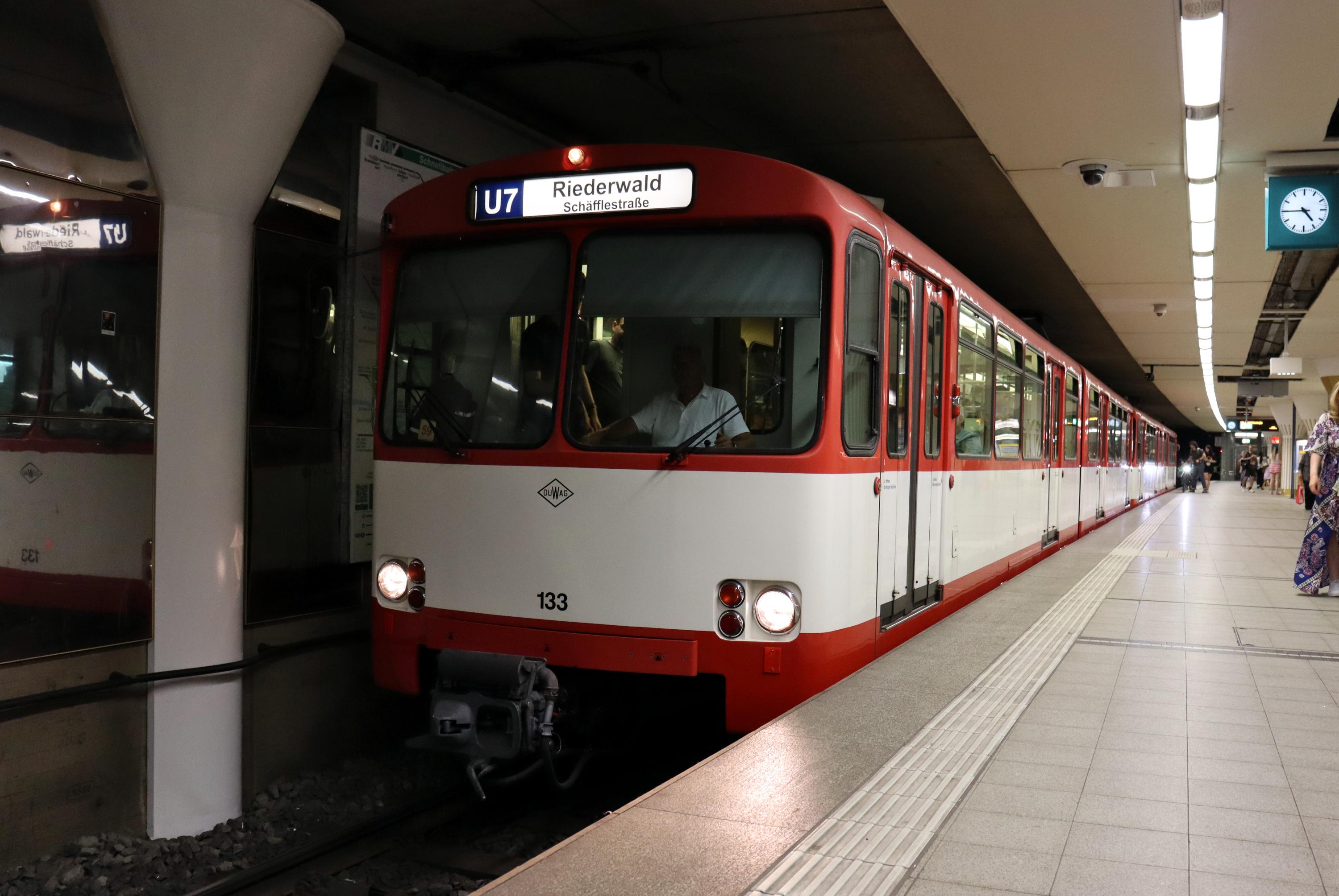 U7 F-Schäfflestraße F-Bockenheimer Warte