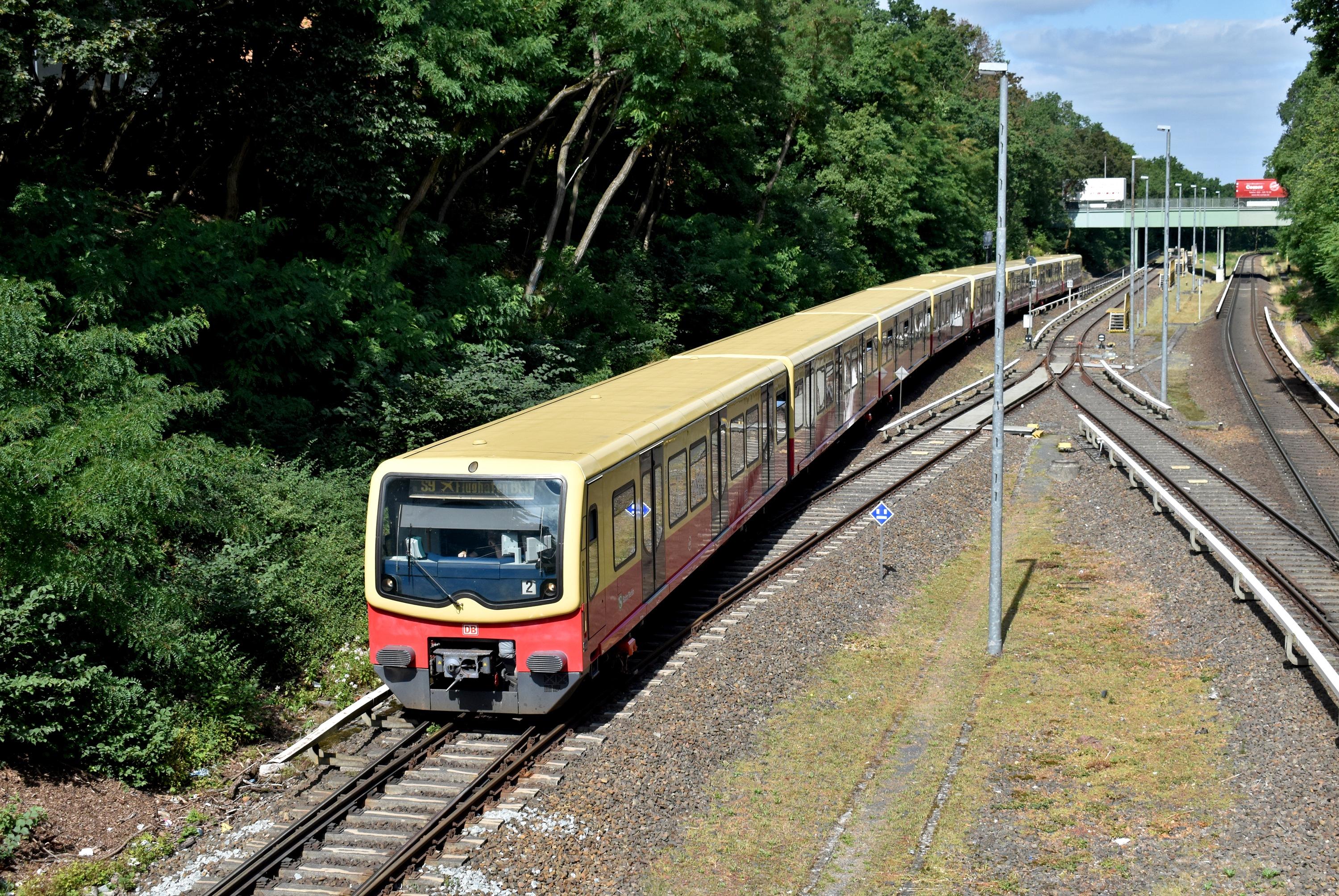 S9 Schönefeld-Flughafen BER Berlin-Pichelsberg