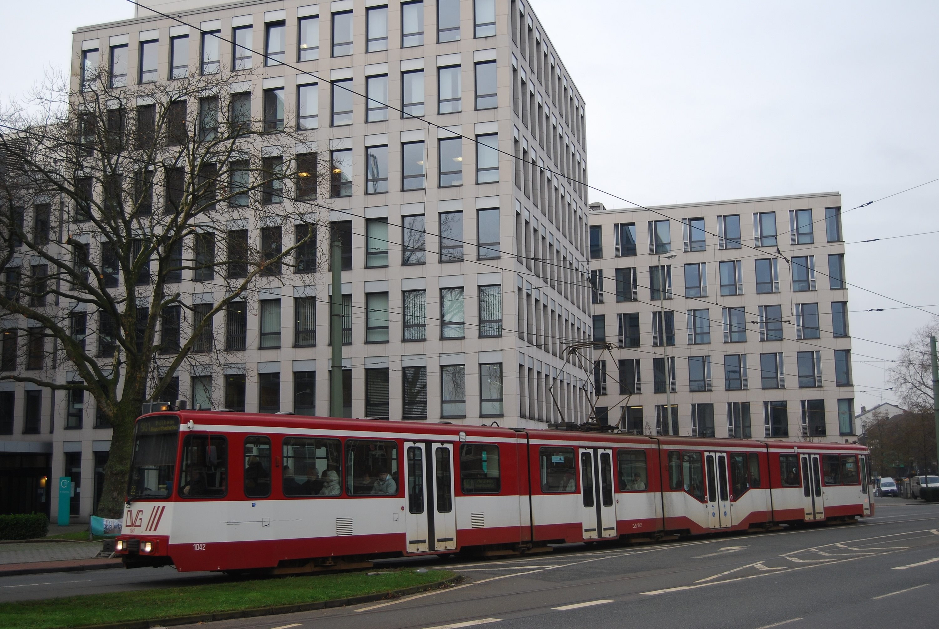901 Mülheim Hbf DU-Tausendfensterhaus